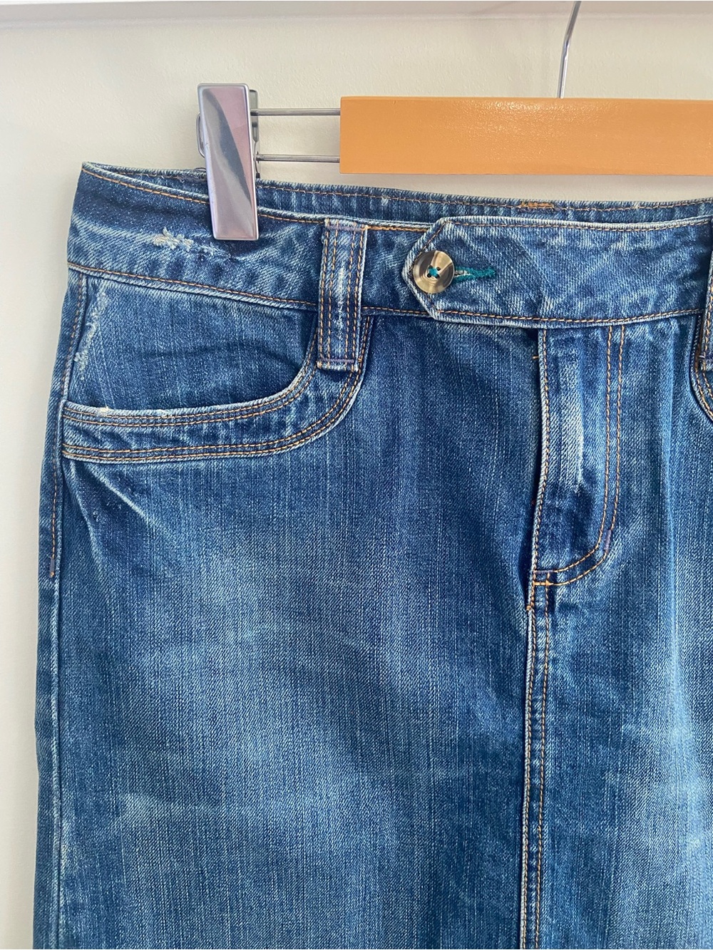 Y2K 2000s Old Navy Low Rise Raw Hem Denim Mini Skirt - Picture 3 of 12
